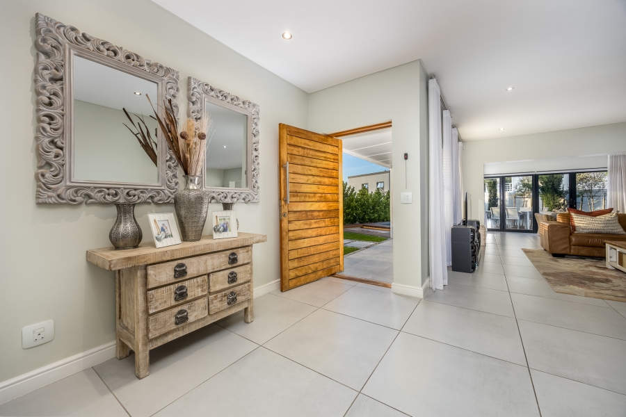 3 Bedroom Property for Sale in Zevendal Western Cape